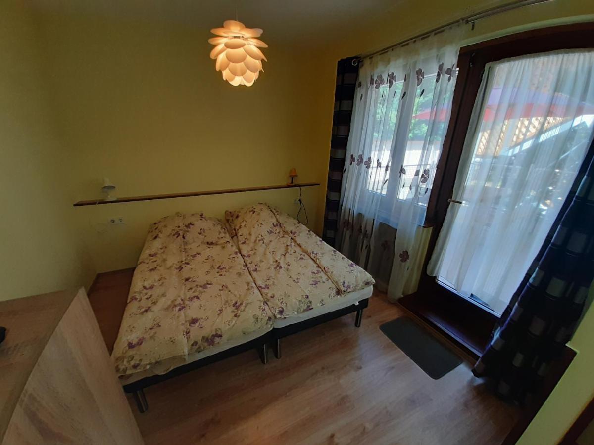 Gyopar Gyoengye Apartmanhaz Orosháza Exteriér fotografie