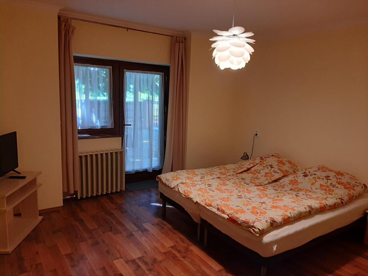 Gyopar Gyoengye Apartmanhaz Orosháza Exteriér fotografie