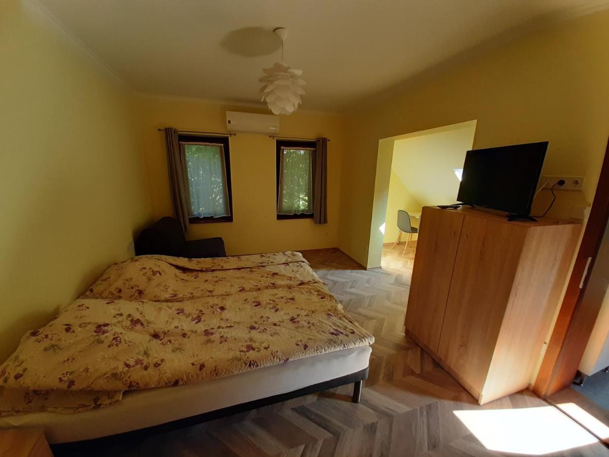Gyopar Gyoengye Apartmanhaz Orosháza Exteriér fotografie