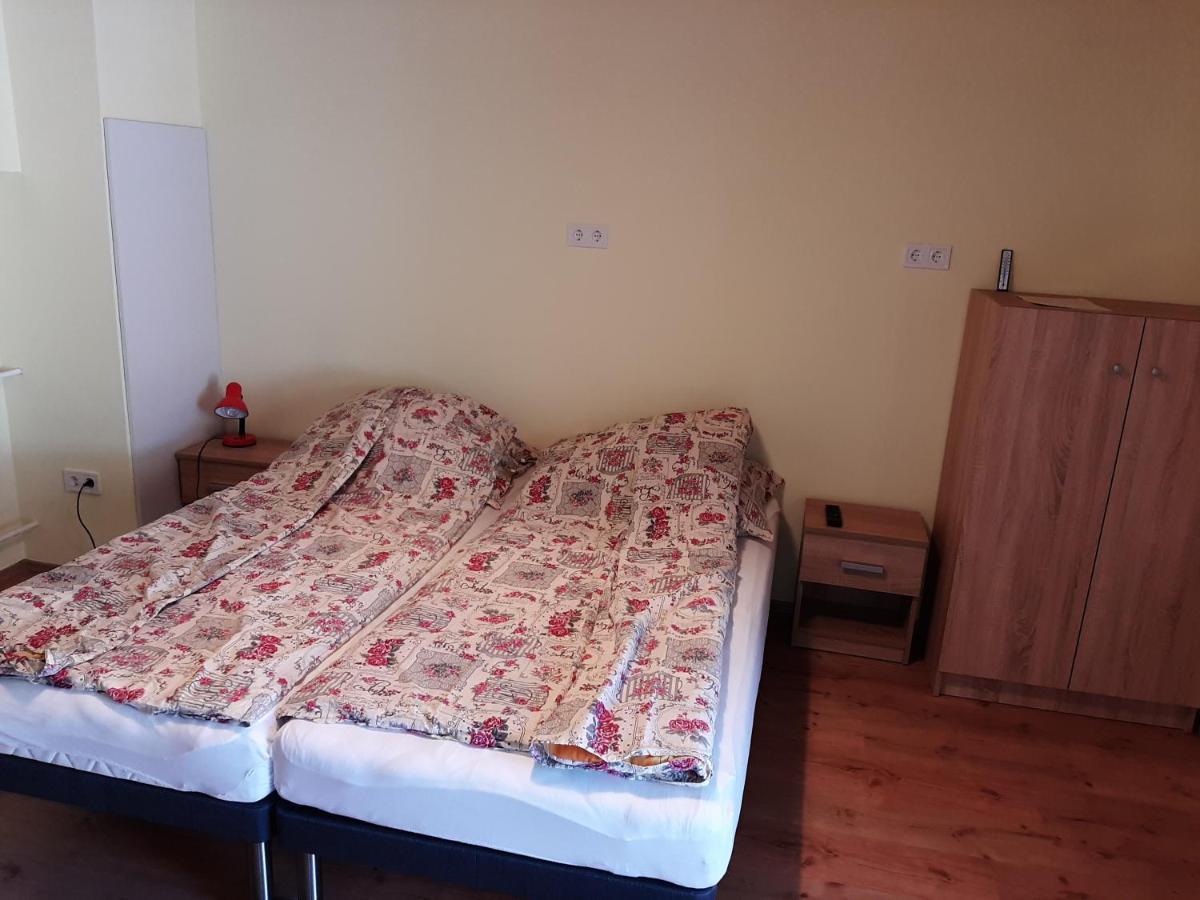 Gyopar Gyoengye Apartmanhaz Orosháza Exteriér fotografie