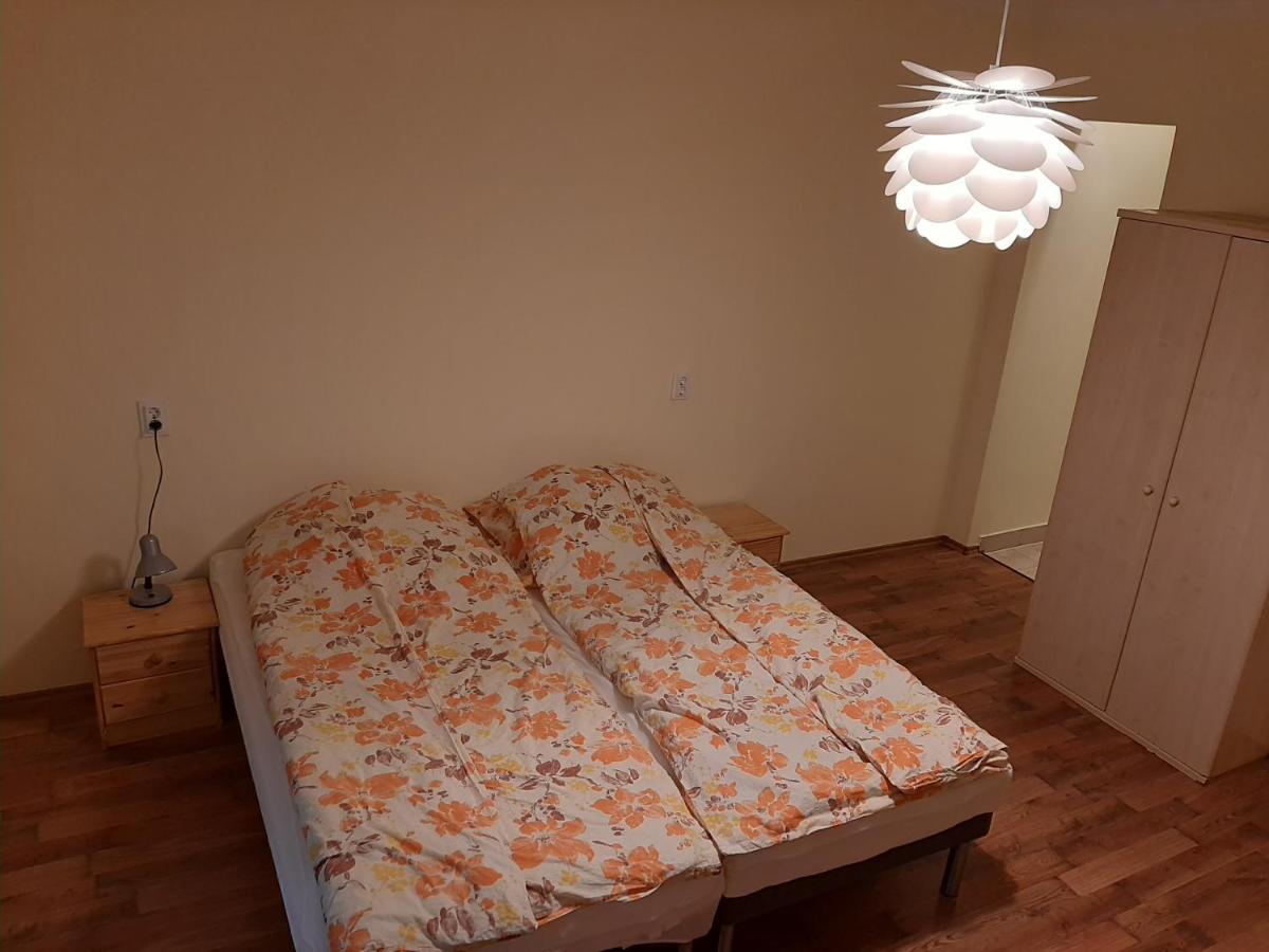 Gyopar Gyoengye Apartmanhaz Orosháza Exteriér fotografie