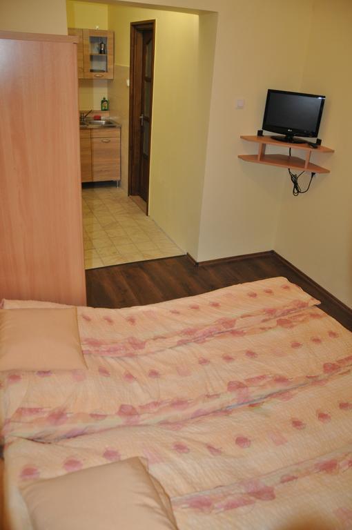 Gyopar Gyoengye Apartmanhaz Orosháza Exteriér fotografie